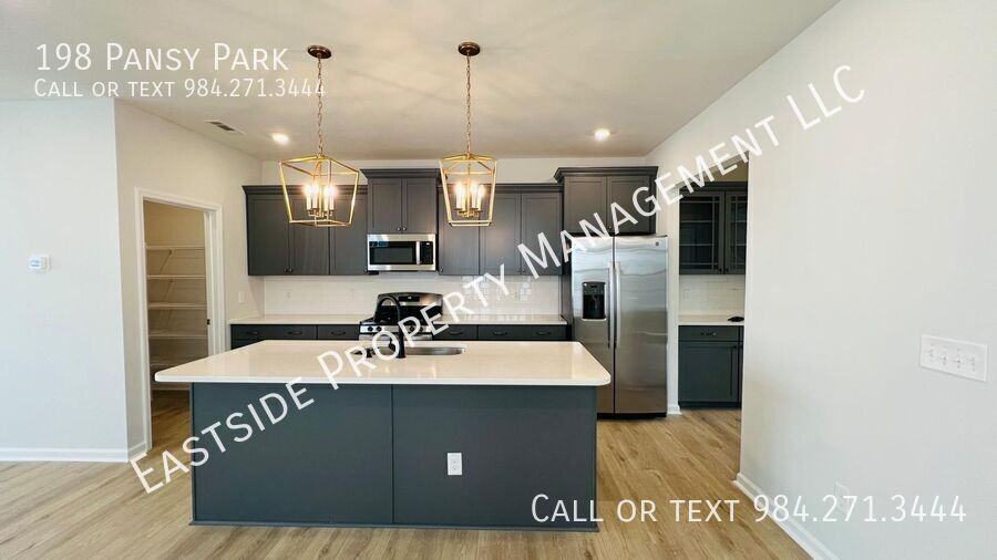 198 Pansy Park - Photo 3 of 28