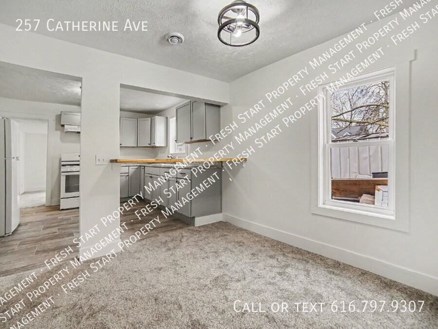 257 Catherine Ave - Photo 2 of 16