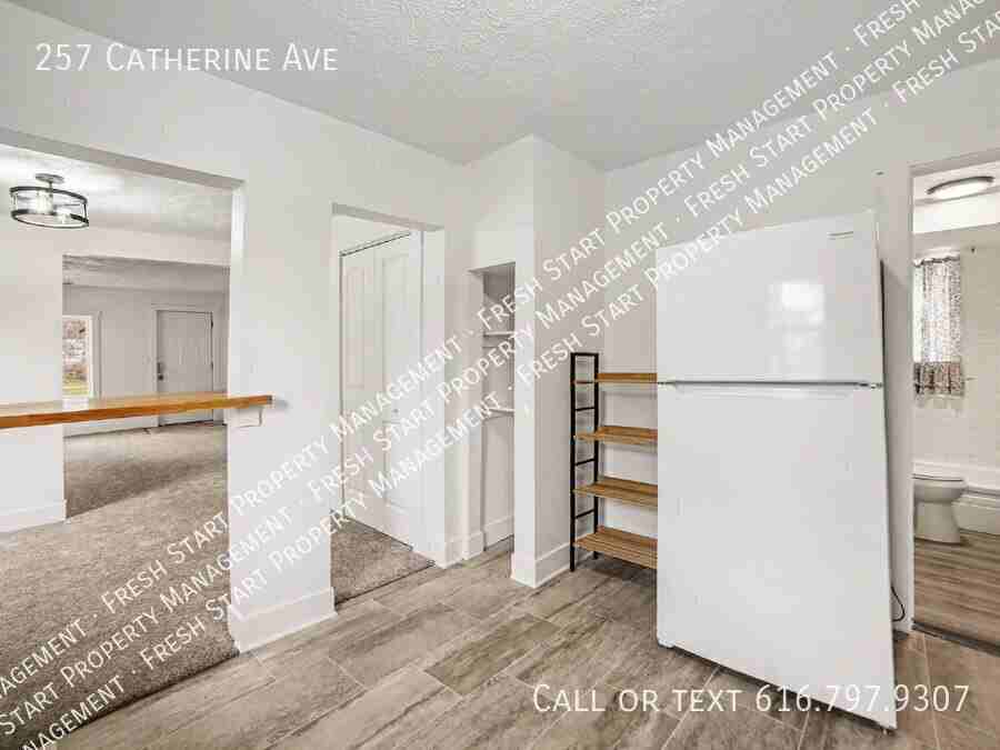 257 Catherine Ave - Photo 5 of 16