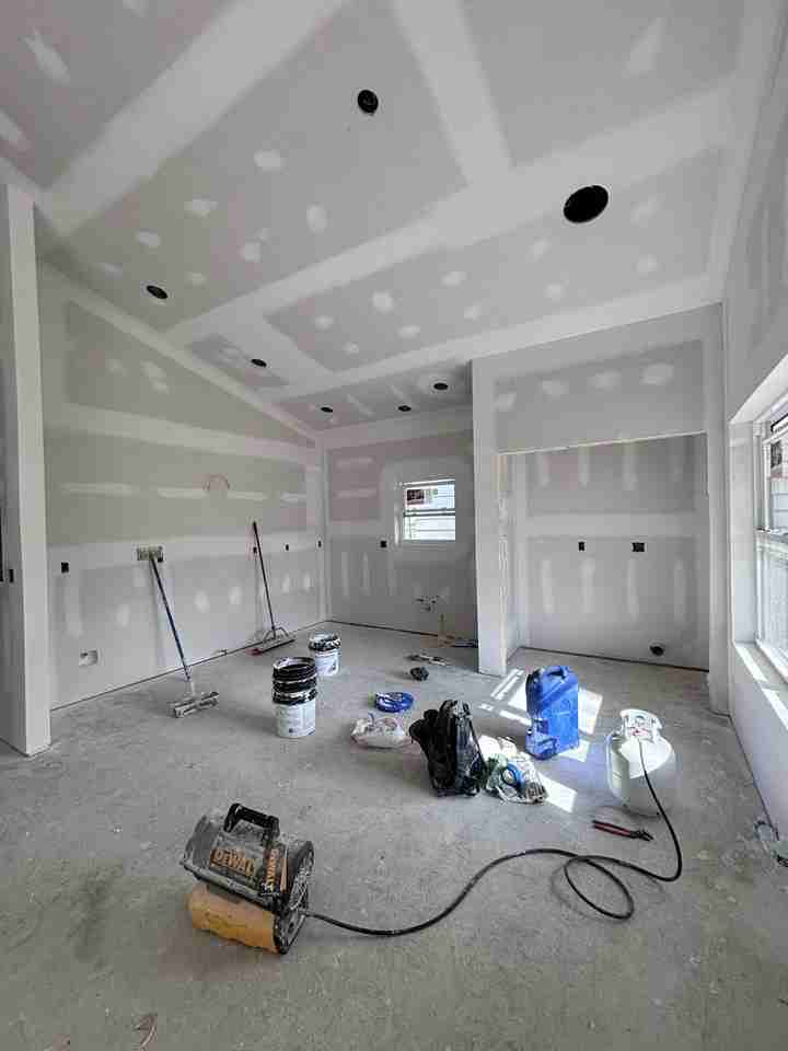 617 East Locust Street, Unit 1 - Photo 6 of 18