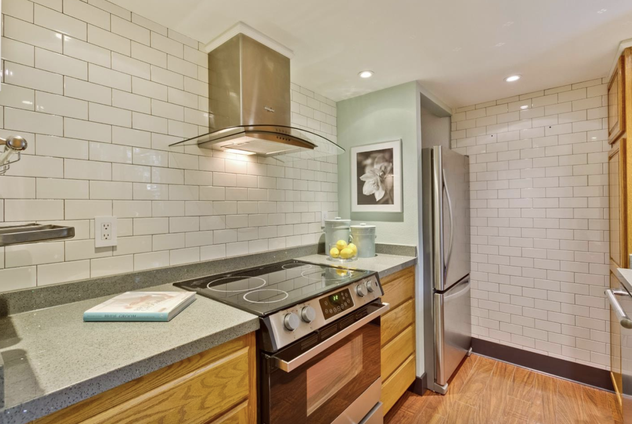 5194 Makati Circle - Photo 3 of 19