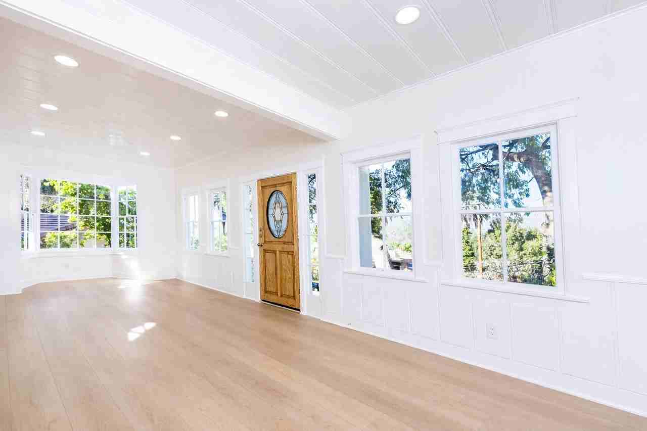 1205 Oak Hill Avenue - Photo 2 of 18