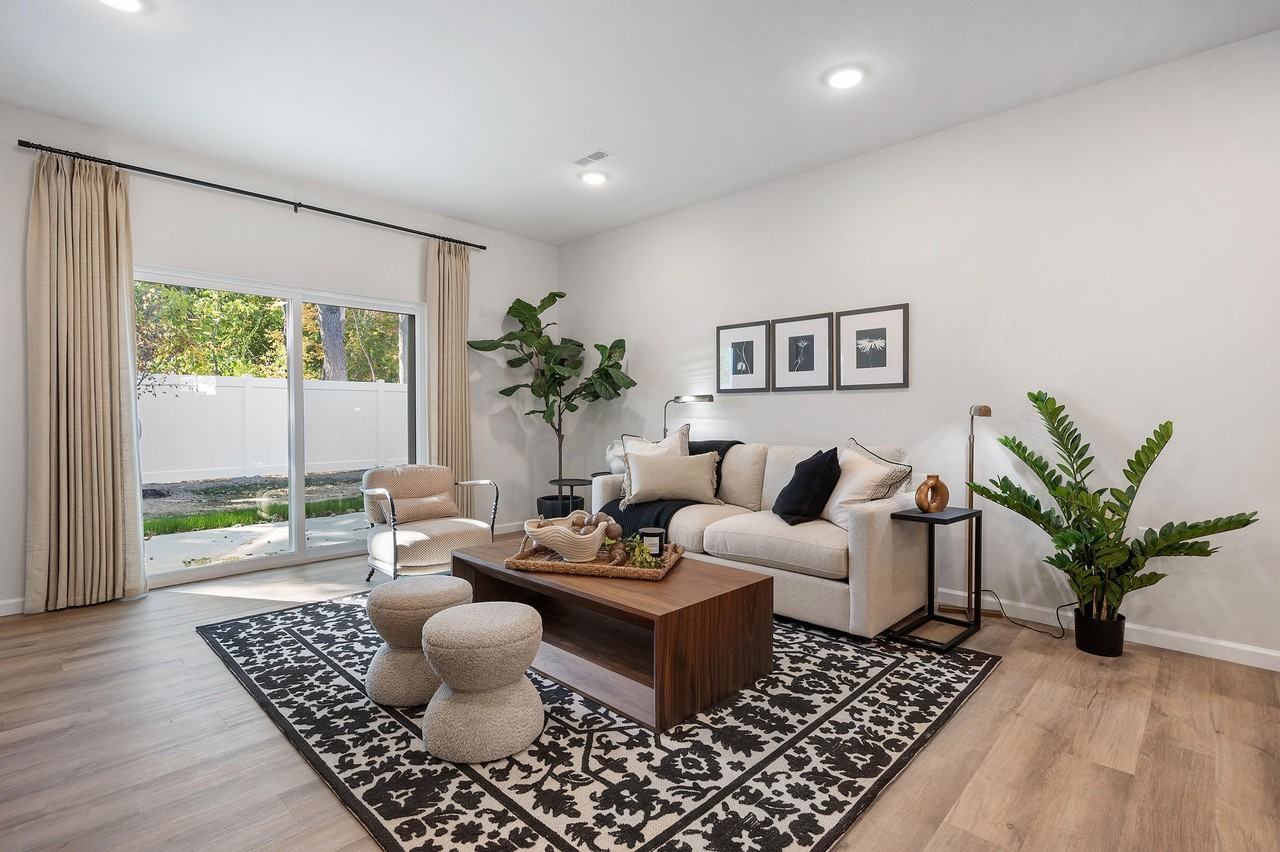 The Villas at Hudson Reserve - Photo 5 of 24