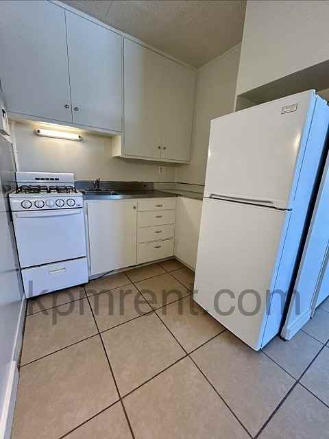 Midtown Court - Photo 6 of 22