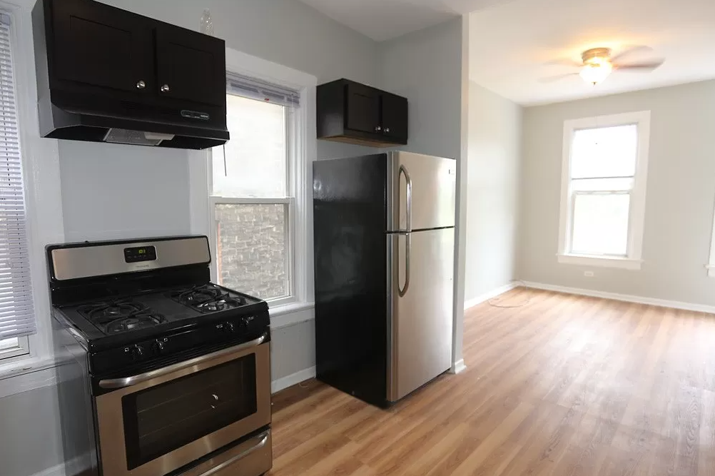 1437 N Cleaver Street - Photo 4 of 31