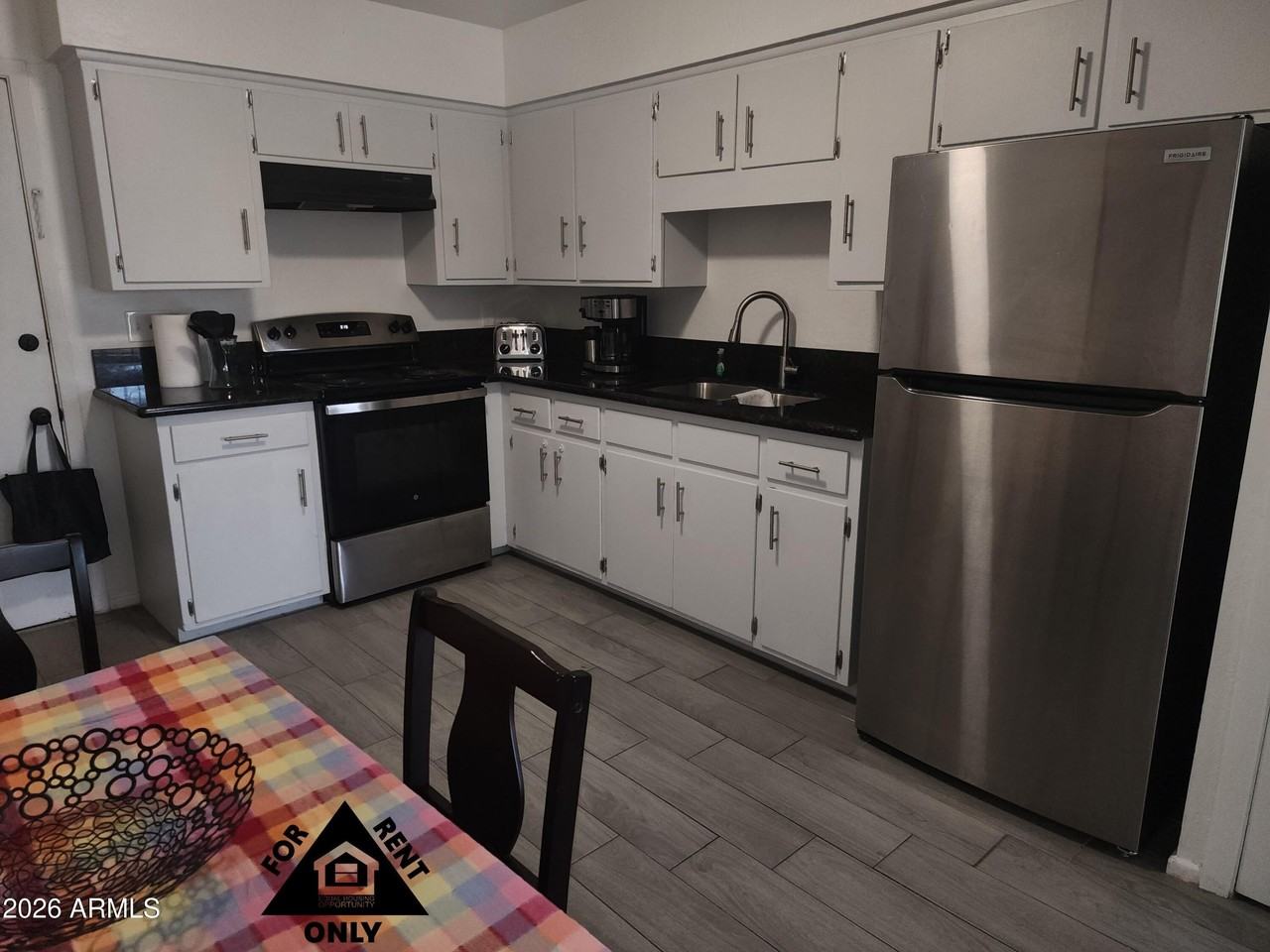 2001 W Turney Ave Apt 6 #6 - Photo 3 of 10