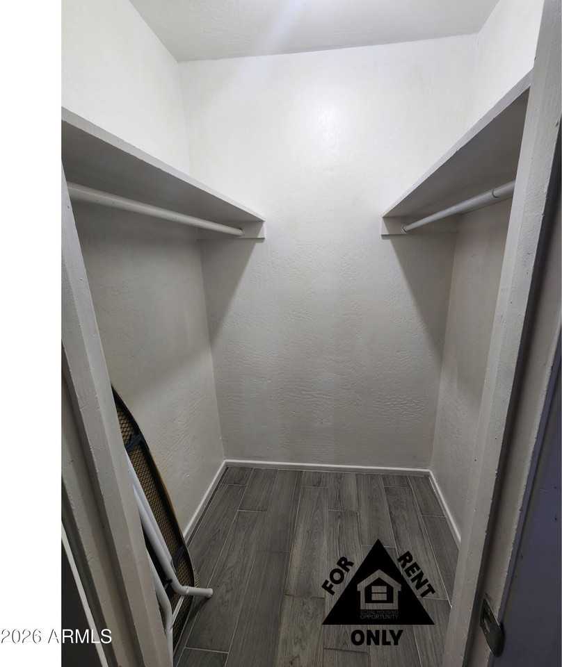 2001 W Turney Ave Apt 6 #6 - Photo 7 of 10