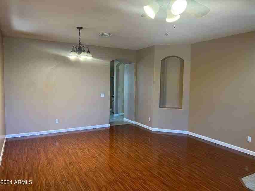 7129 W Kings Ave - Photo 3 of 17