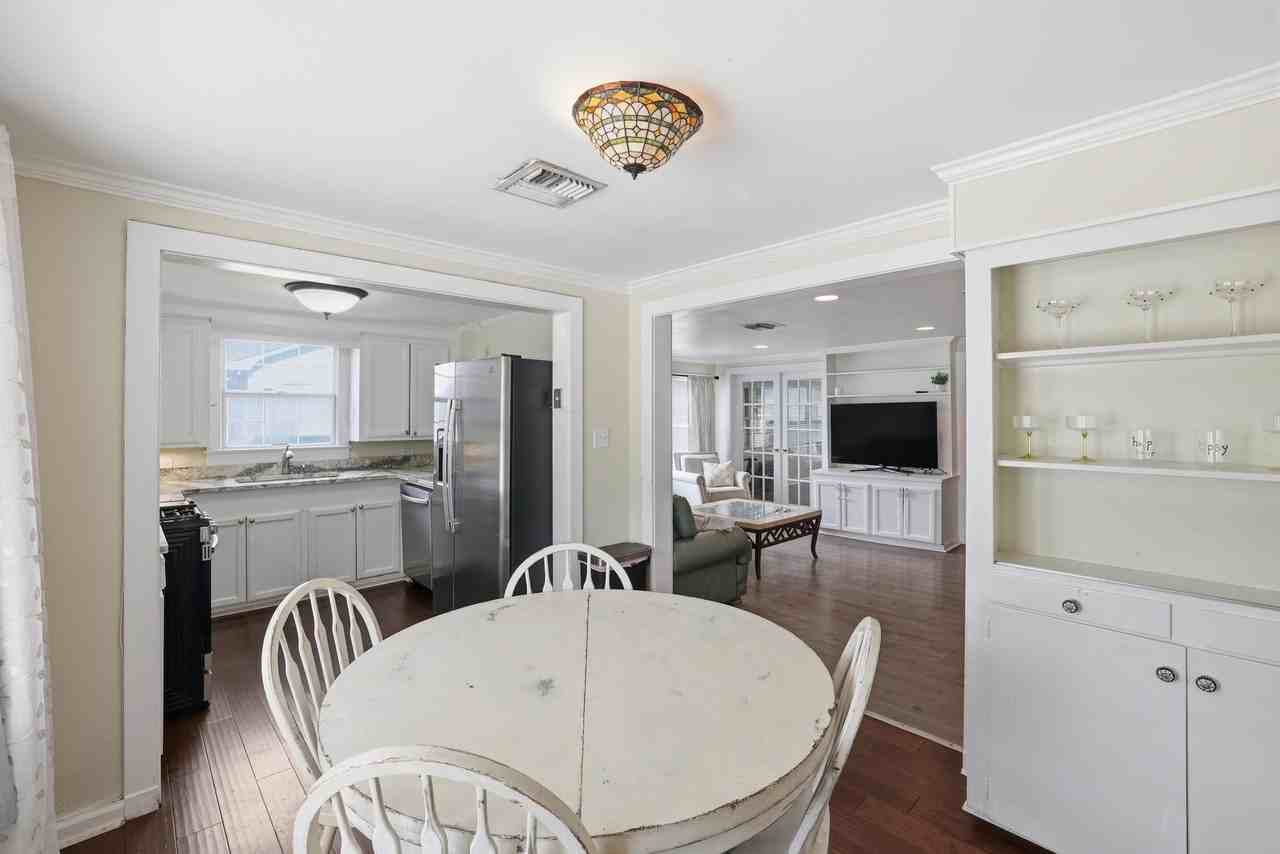 301 Washington Ave - Photo 7 of 17