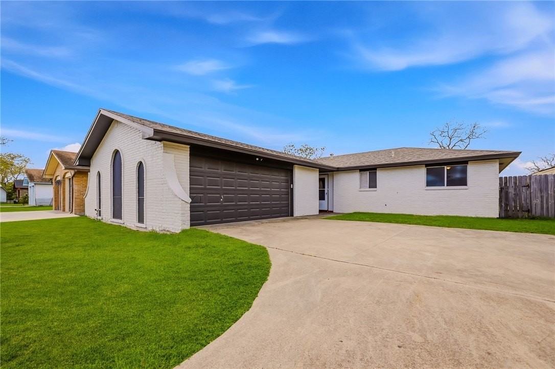 1929 Tara Dr - Photo 2 of 20