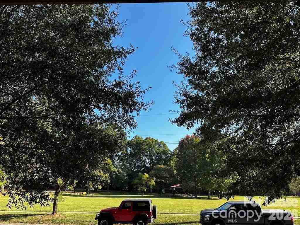 3435 Spencer St - Photo 2 of 7