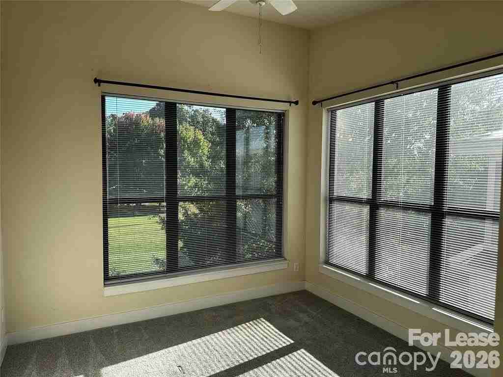 3435 Spencer St - Photo 3 of 7