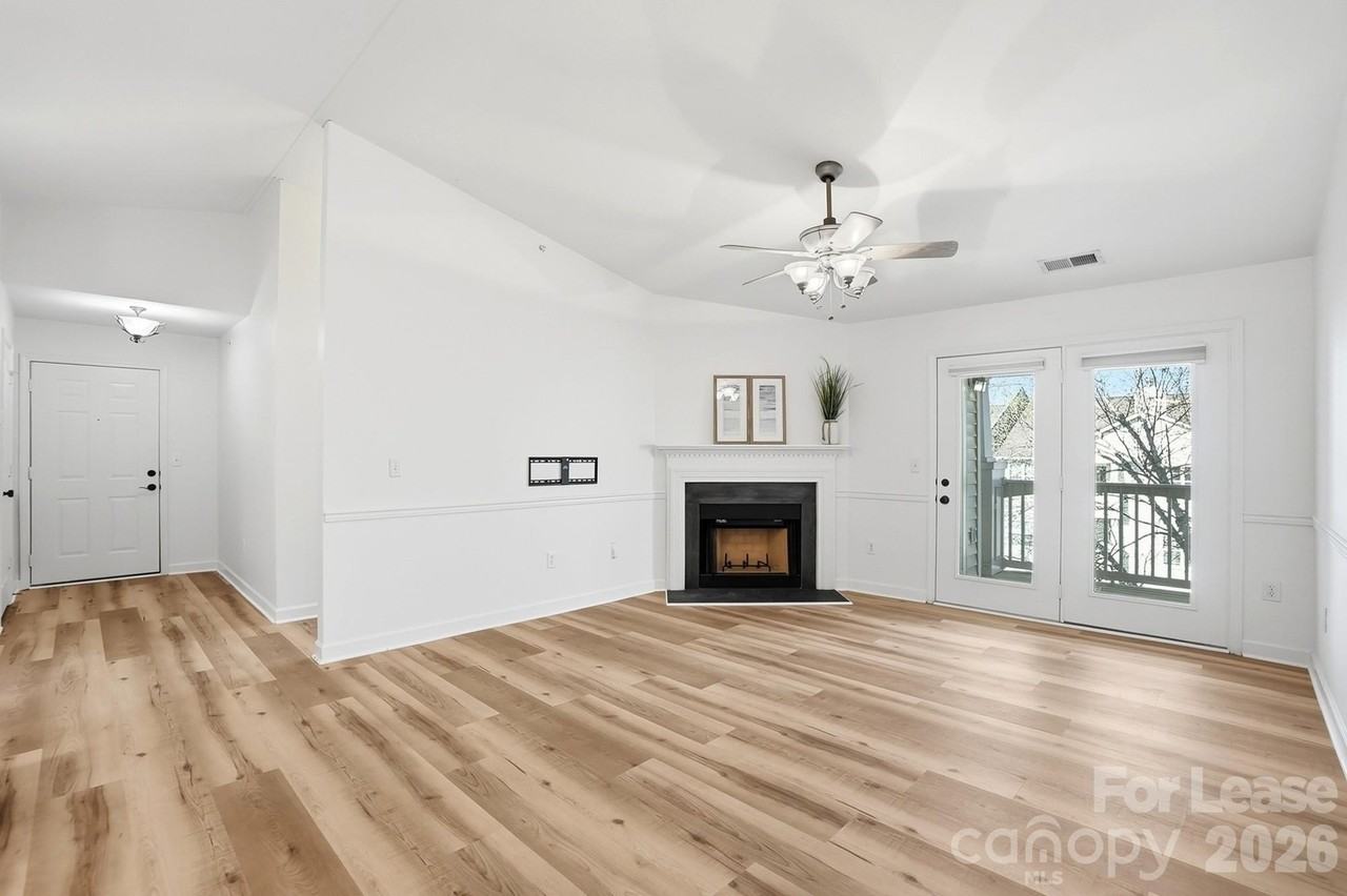 17122 Red Feather Dr - Photo 3 of 25