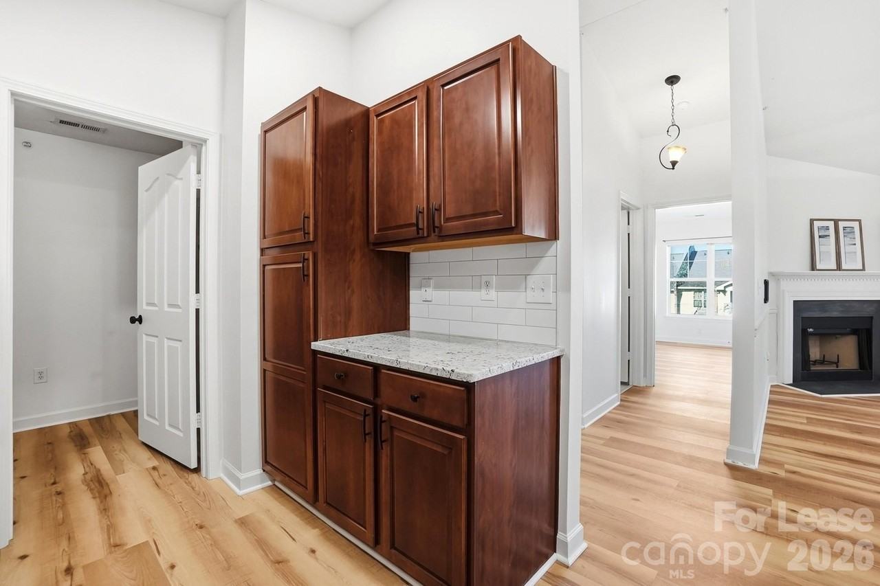 17122 Red Feather Dr - Photo 7 of 25