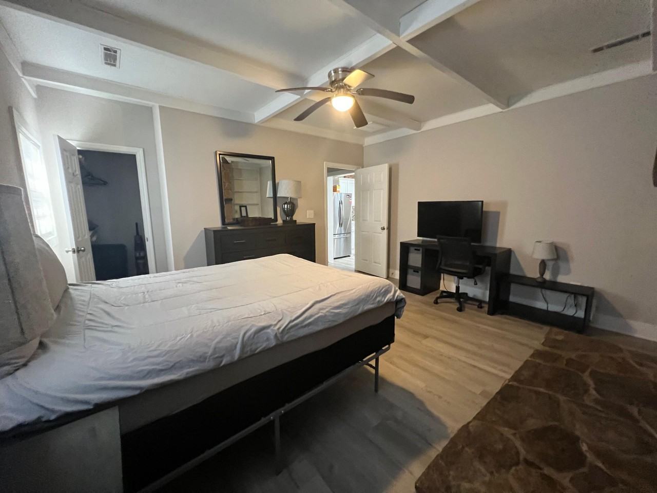 747 Harbor View Rd - Photo 6 of 16