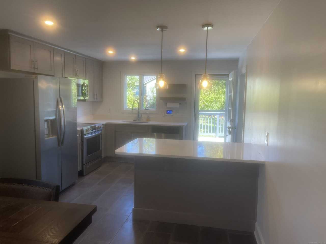 36 Washington Ave - Photo 7 of 25