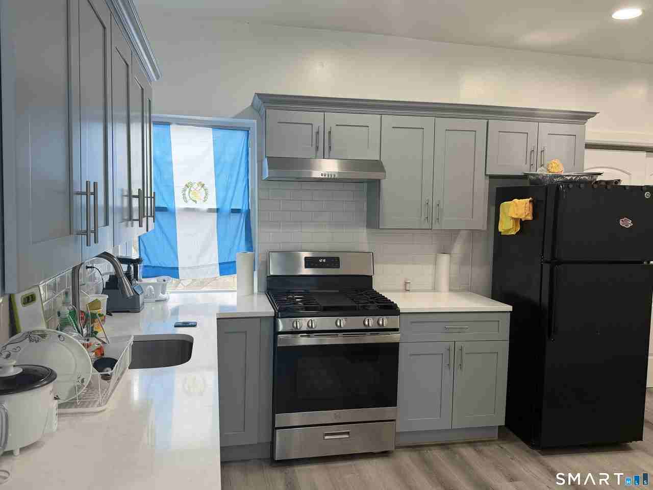 144 Palisade Ave - Photo 3 of 16