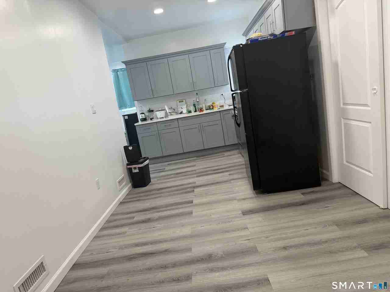 144 Palisade Ave - Photo 5 of 16