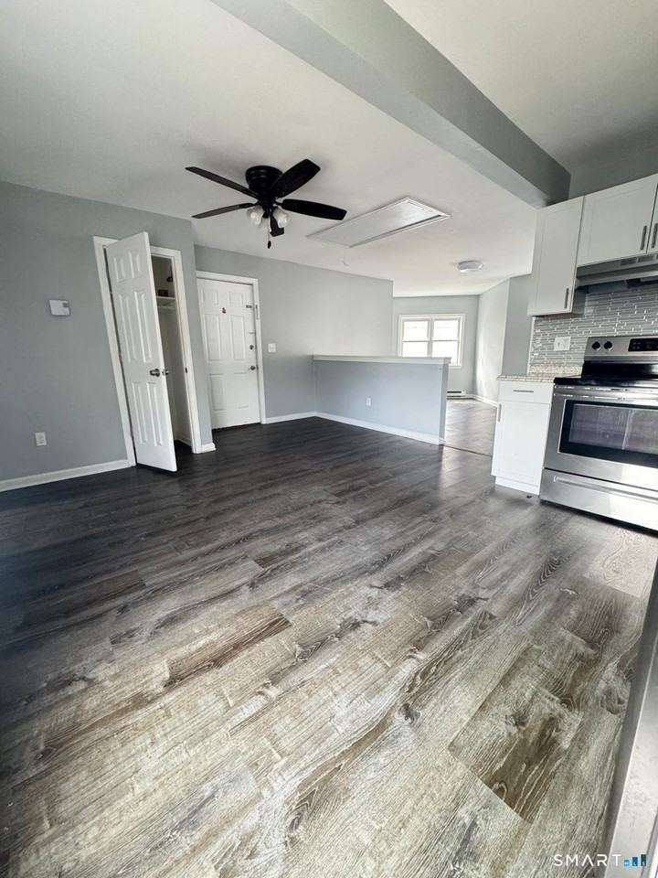 33 Pond St - Photo 4 of 8