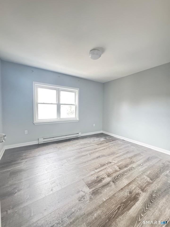 33 Pond St - Photo 5 of 8