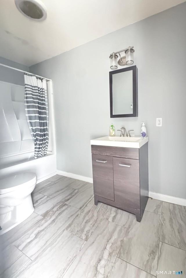 33 Pond St - Photo 6 of 8