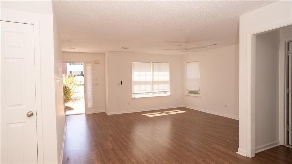 605 Chase Ln - Photo 2 of 10