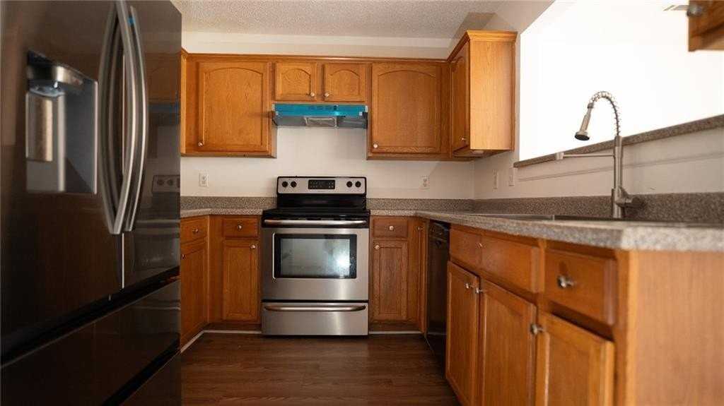 605 Chase Ln - Photo 3 of 10