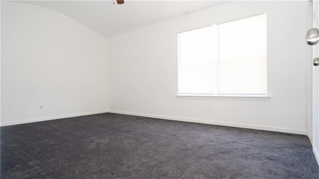 605 Chase Ln - Photo 4 of 10