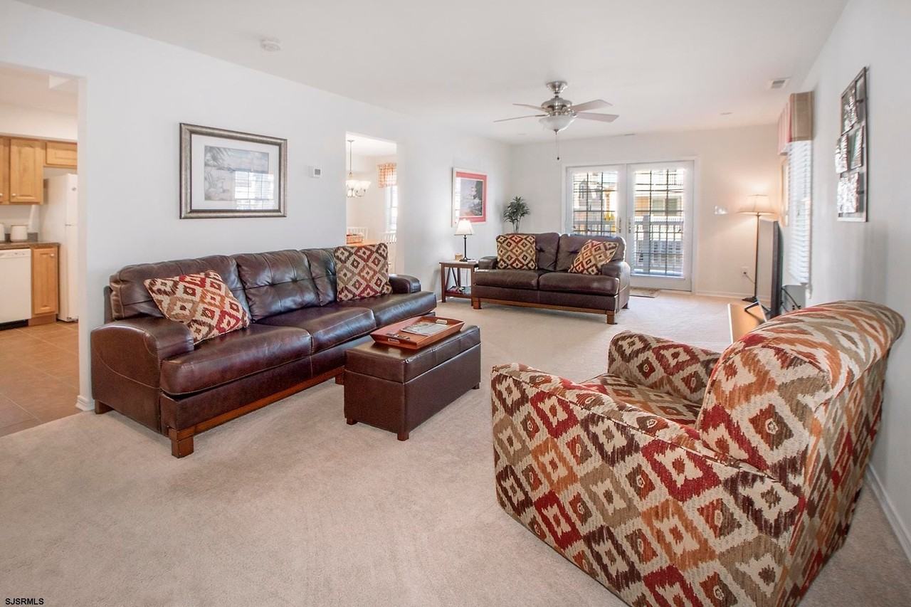 18 N Adams Ave - Photo 3 of 23