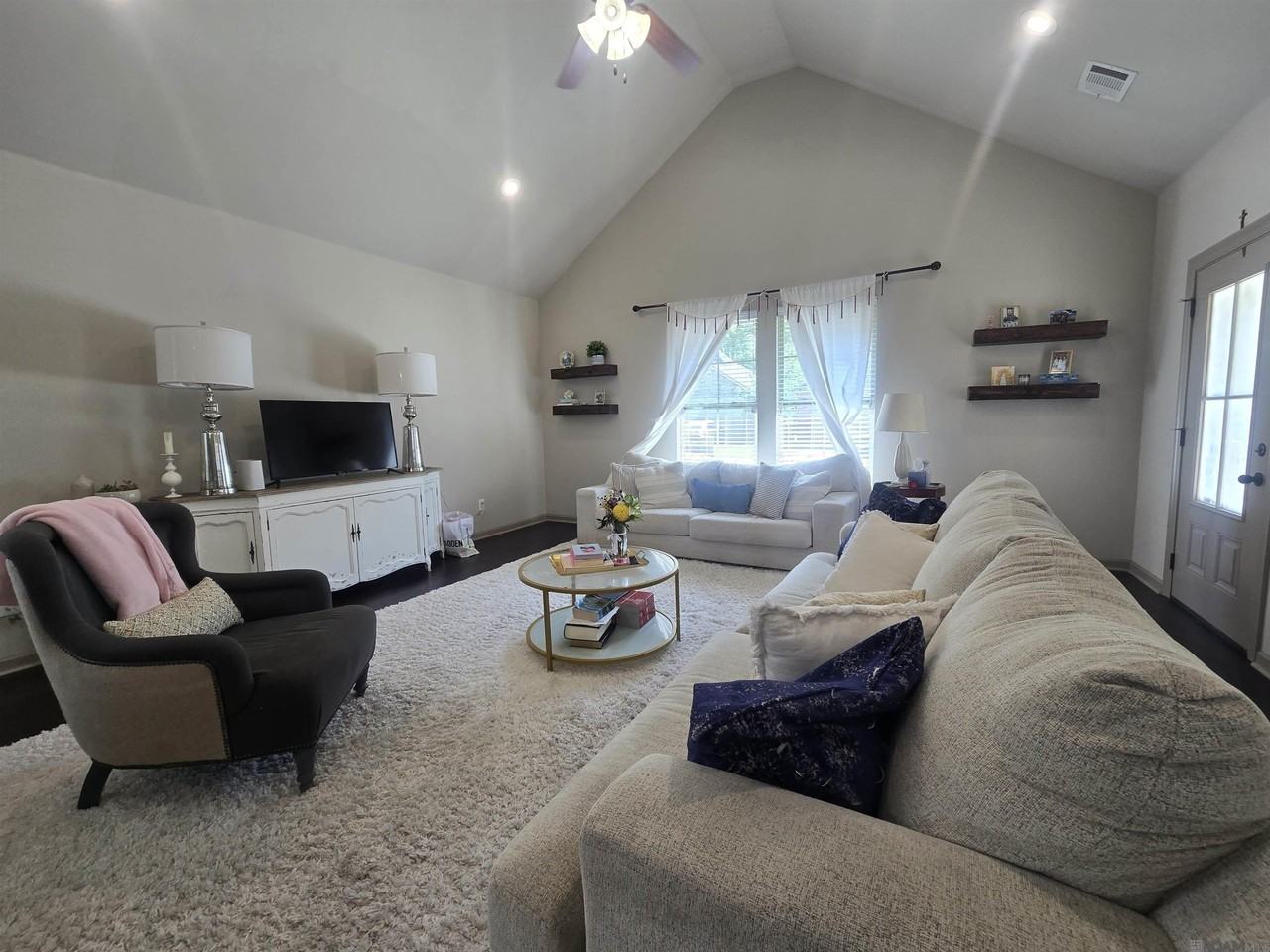 1412 Alouette Dr - Photo 5 of 12