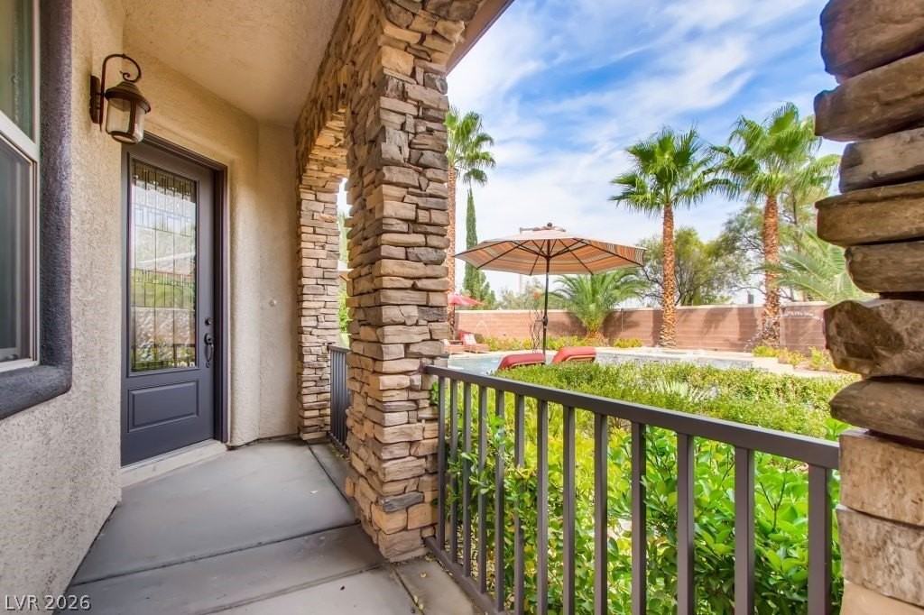 1041 Baronet Dr - Photo 4 of 50