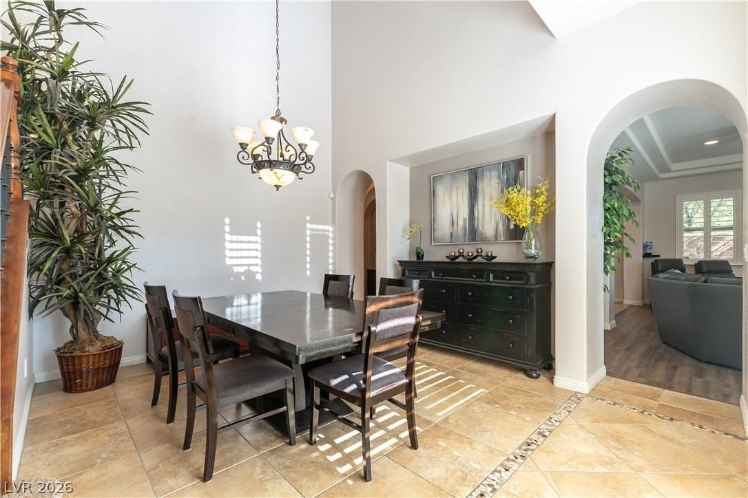 1041 Baronet Dr - Photo 6 of 50