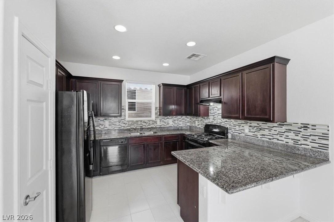 752 Looking Bear Ct - Photo 7 of 41