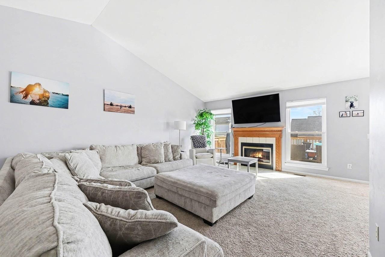 2863 Silver Spring Dr - Photo 2 of 14