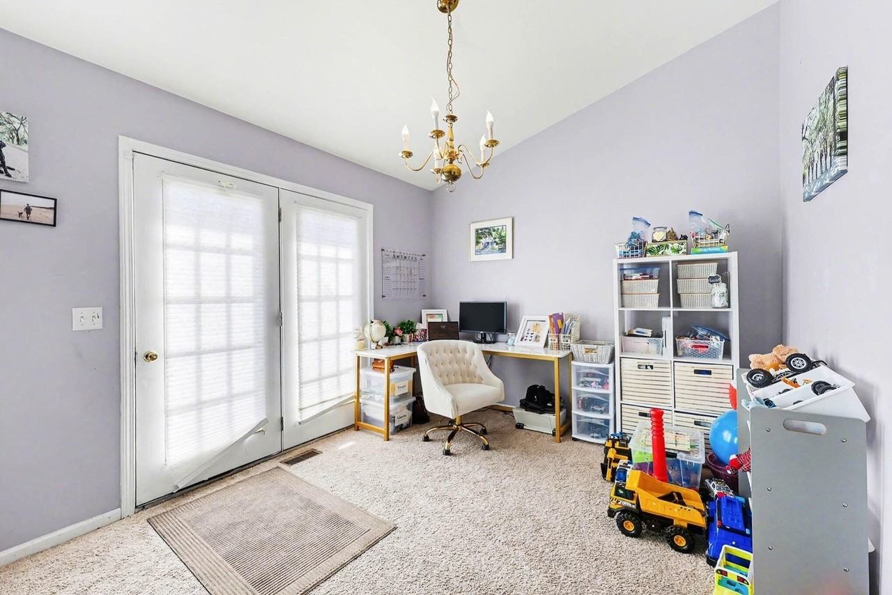 2863 Silver Spring Dr - Photo 5 of 14