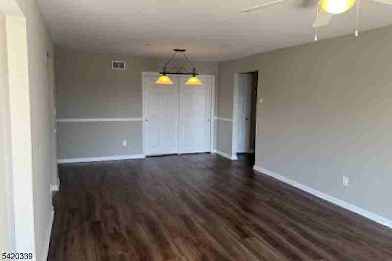 96 Crestview Ln - Photo 4 of 19