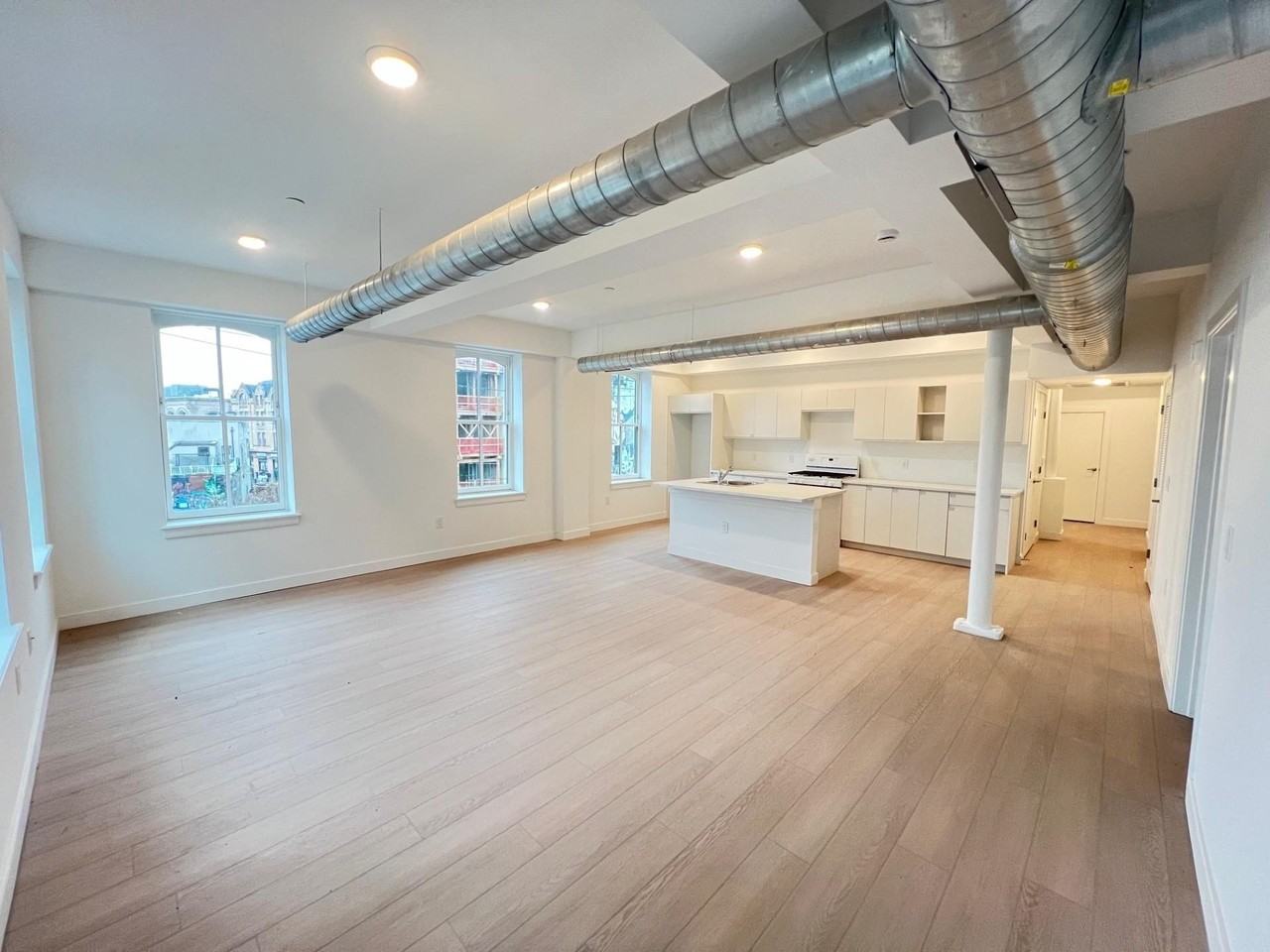 141 Christopher Columbus Dr #3