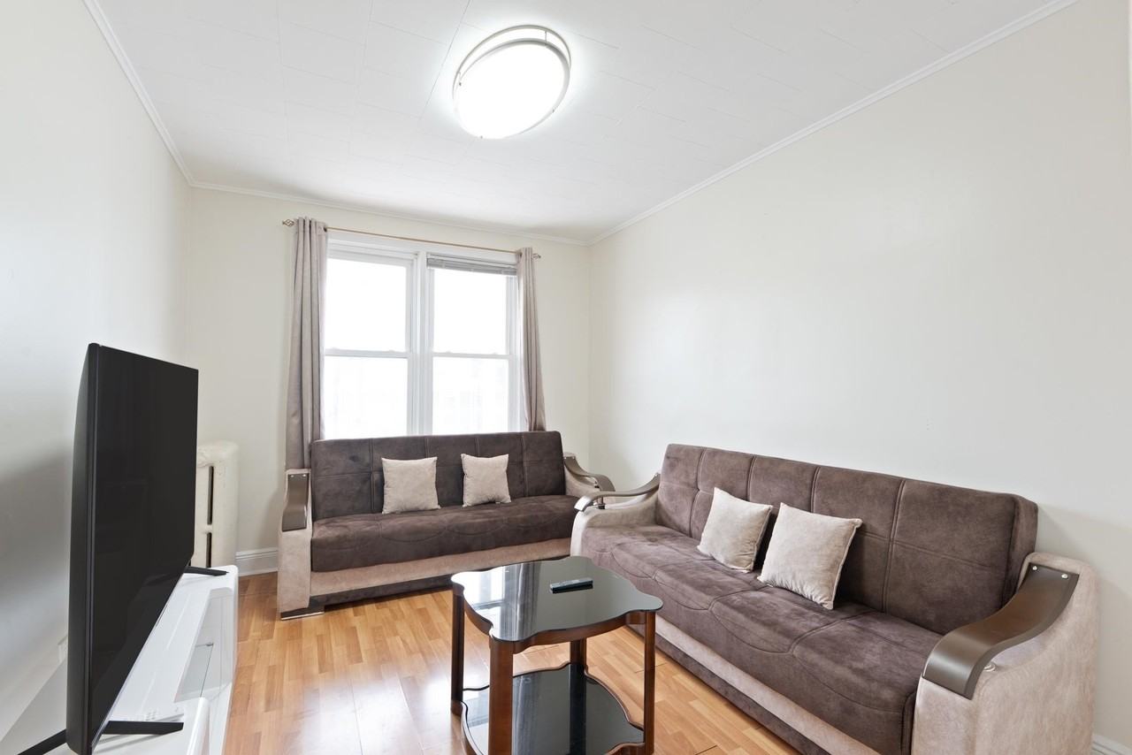 9 W 15th St #1 - Photo 4 of 29