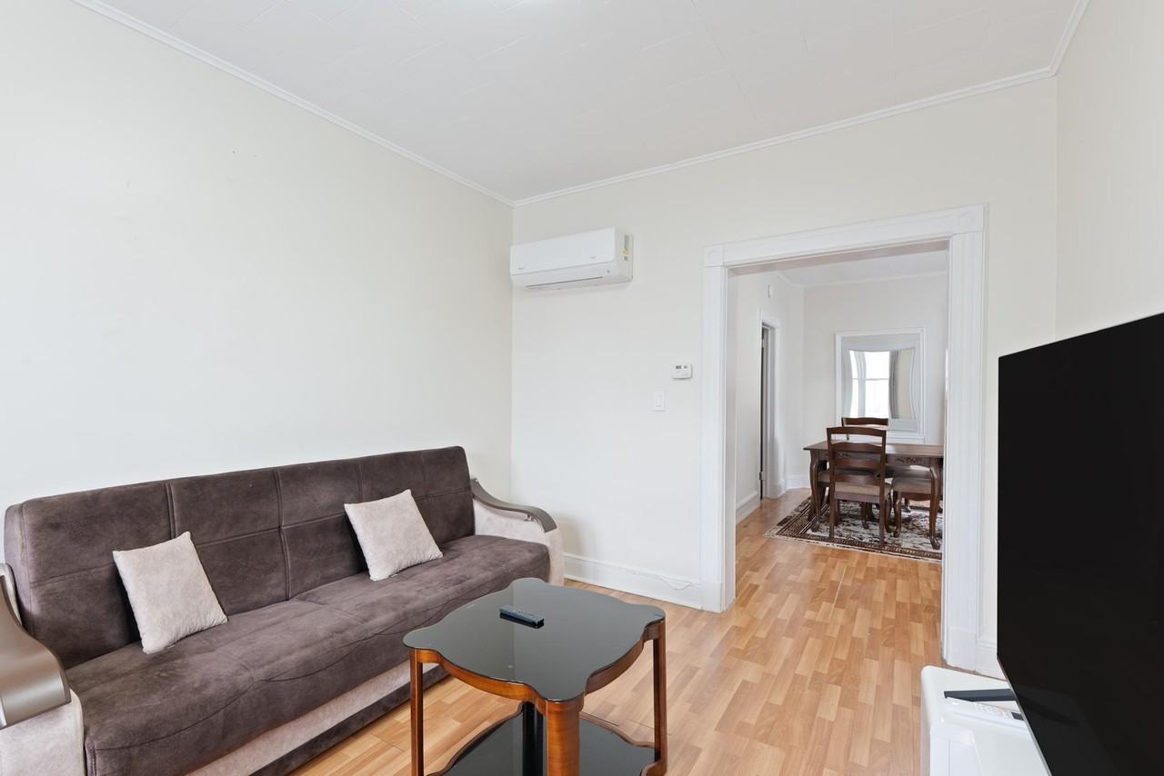 9 W 15th St #1 - Photo 5 of 29