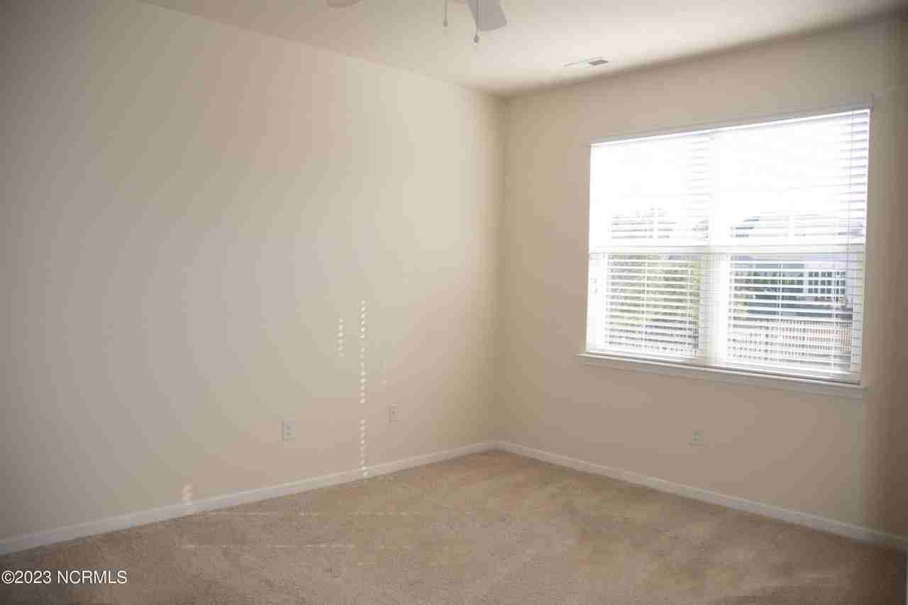 3085 Crescent Lake Dr - Photo 5 of 12