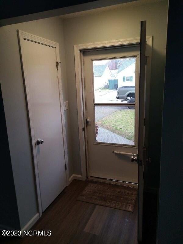 110 Mimosa Ln - Photo 3 of 23