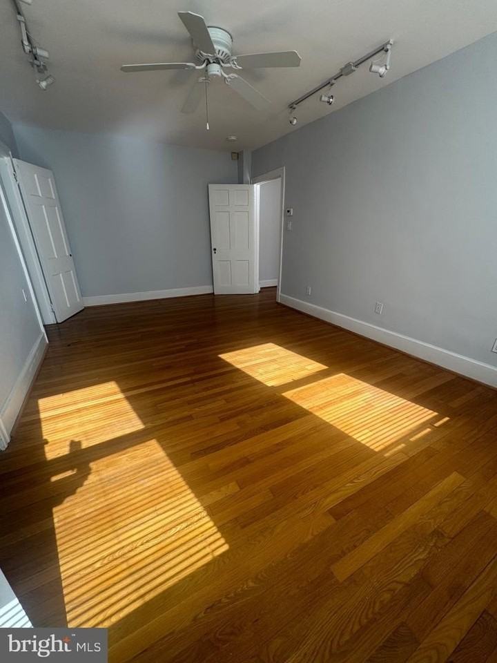 2801 Adams Mill Rd Nw - Photo 7 of 12