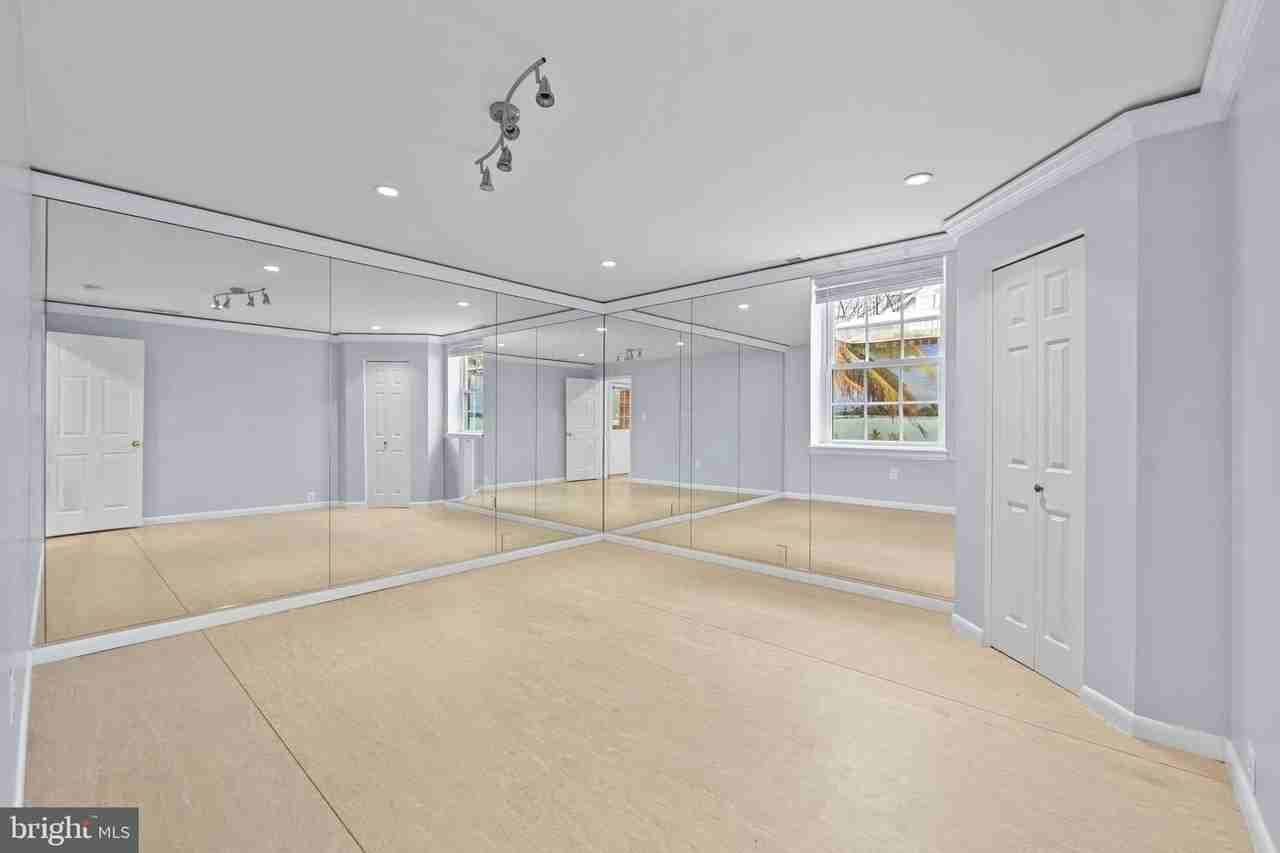 5937 Avon Dr - Photo 6 of 20