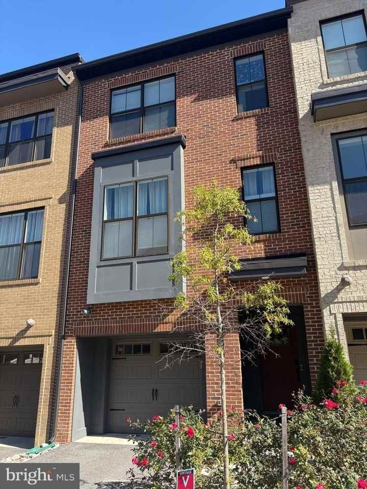 5509 Valmarana Way - Photo 2 of 50