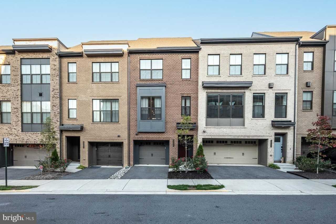 5509 Valmarana Way - Photo 4 of 50