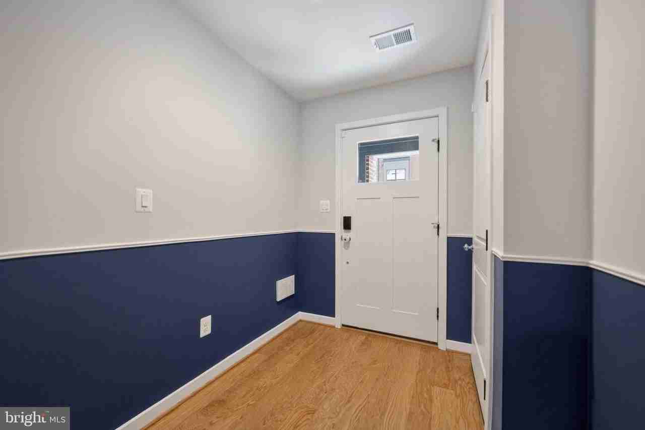 5509 Valmarana Way - Photo 6 of 50