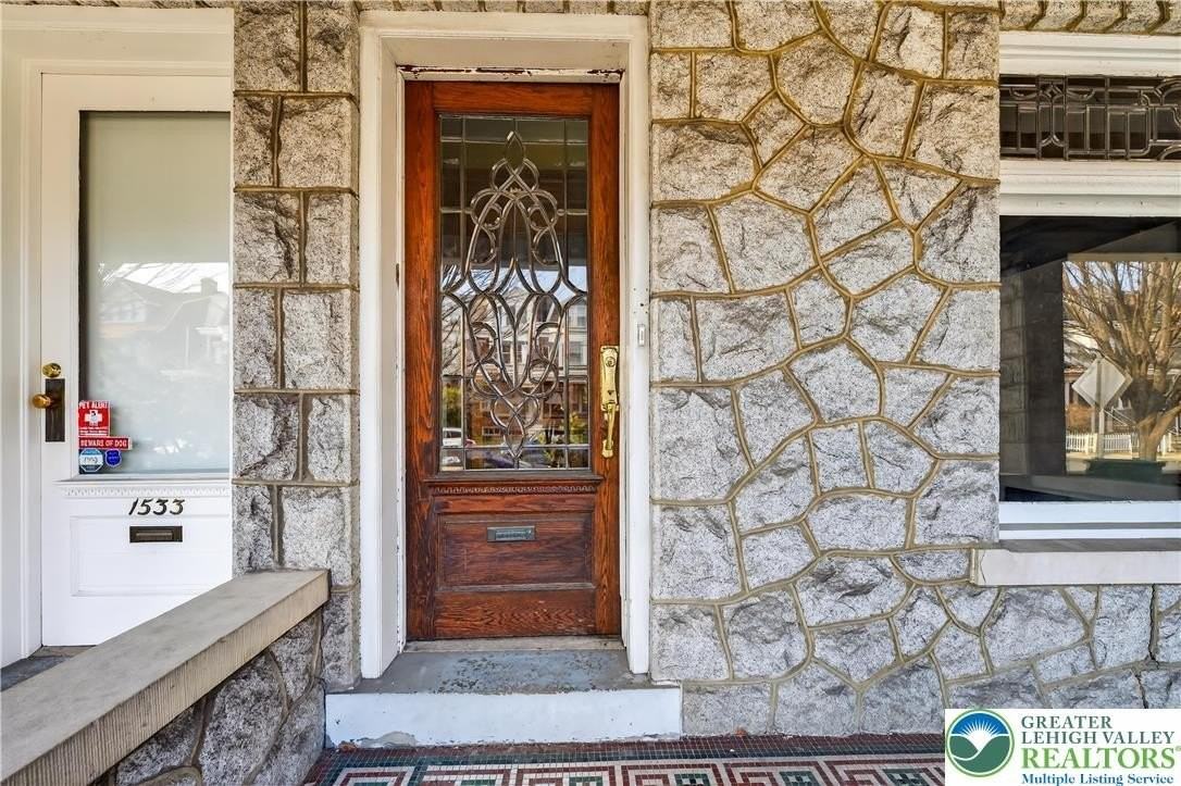 1531 Chew St - Photo 3 of 34