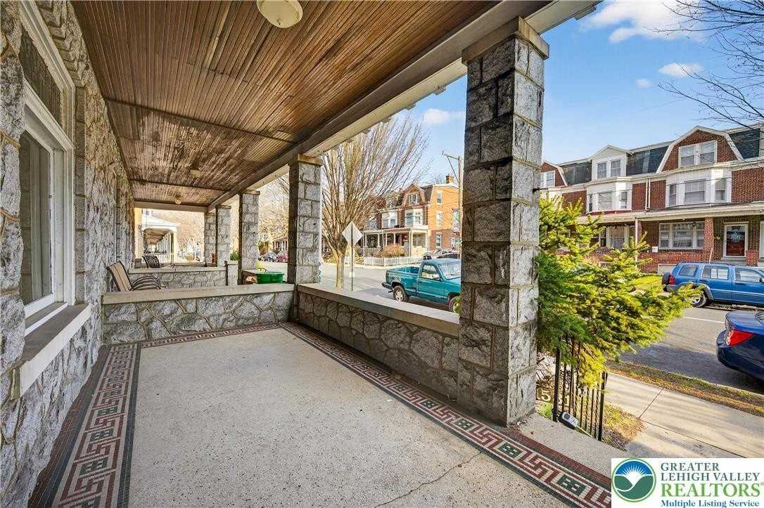 1531 Chew St - Photo 5 of 34