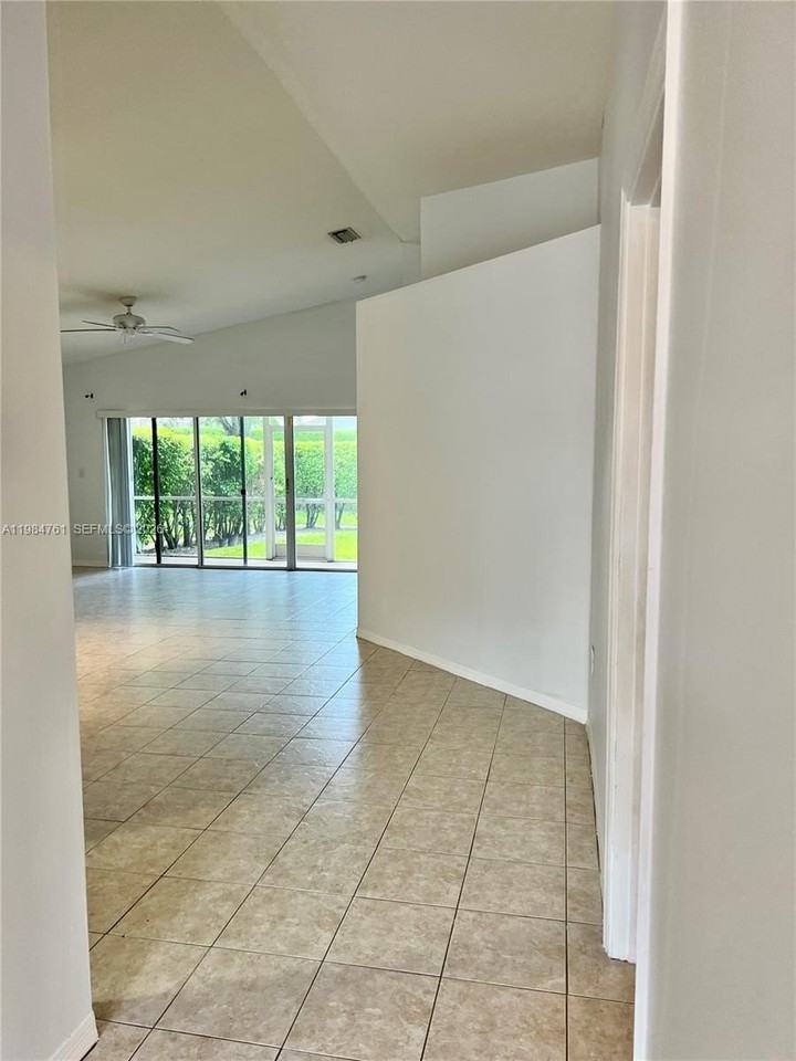 11854 Sw 8th St #0 - Photo 3 of 11