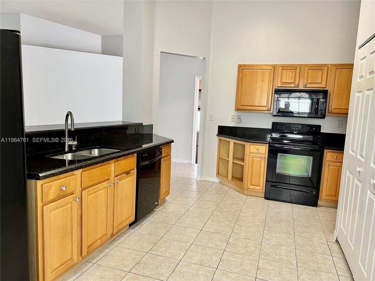 11854 Sw 8th St #0 - Photo 5 of 11